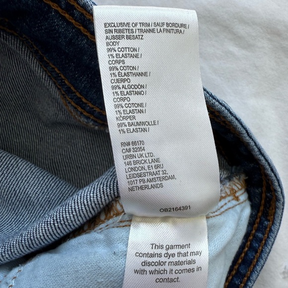 Anthropologie Pilcro Mid Rise Micro Cutoff Denim Shorts SZ 29 - Picture 15 of 16